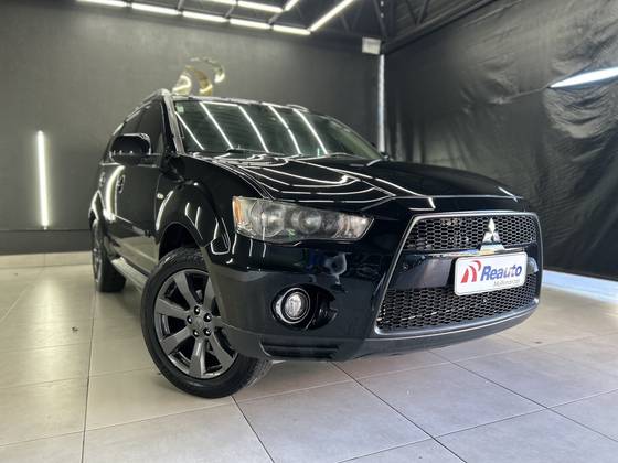 MITSUBISHI OUTLANDER 3.0 GT 4X4 V6 24V GASOLINA 4P AUTOMÁTICO MITSUBISHI OUTLANDER 3.0 GT 4X4 V6 24V GASOLINA 4P AUTOMÁTICO
